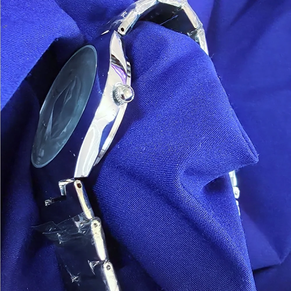 VS Basic Mens Dress Watch Navy Blue Dial New battery fully working